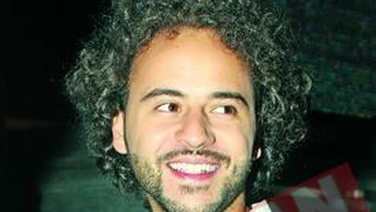 Mi-a luat-o inainte de doua ori!