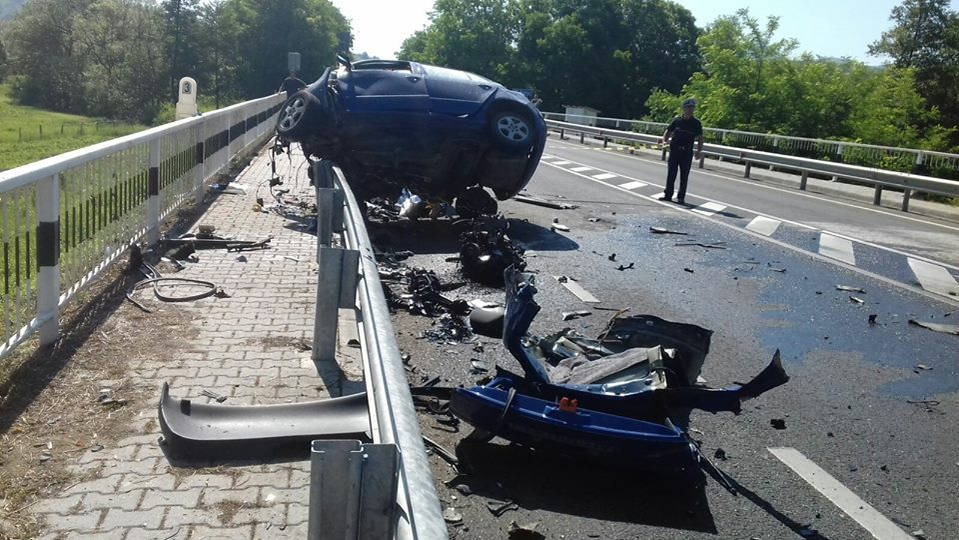 Caz șocant în Arad! Și-a înjunghiat soția în inimă, iar apoi s-a sinucis într-un accident