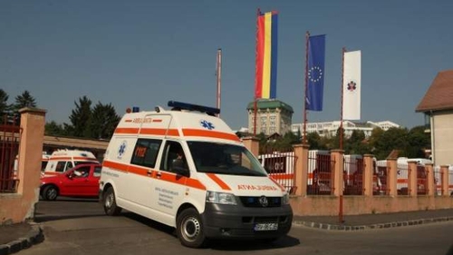 Ambulanţă în misiune condusă de un șofer beat din Brașov, implicată într-un accident. Două persoane au fost rănite