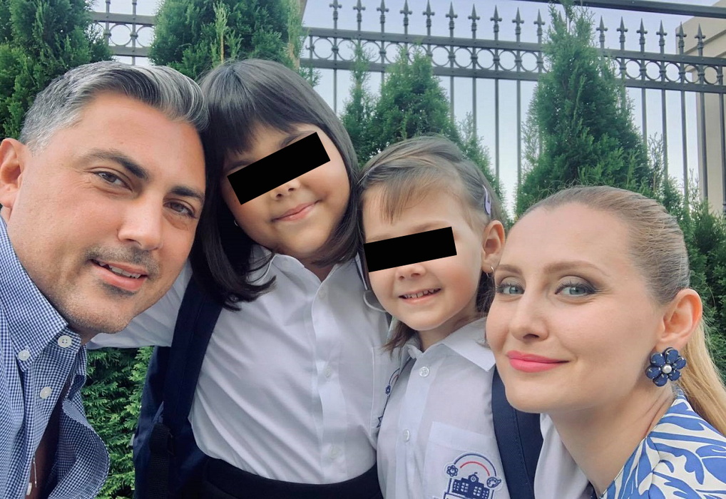Alexandru Ciucu, Alina Sorescu și cele două fiice ale lor
