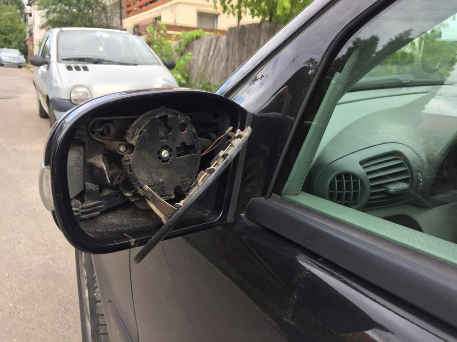 Maşina pe care ar fi vandalizat-o soţul judecătoarei