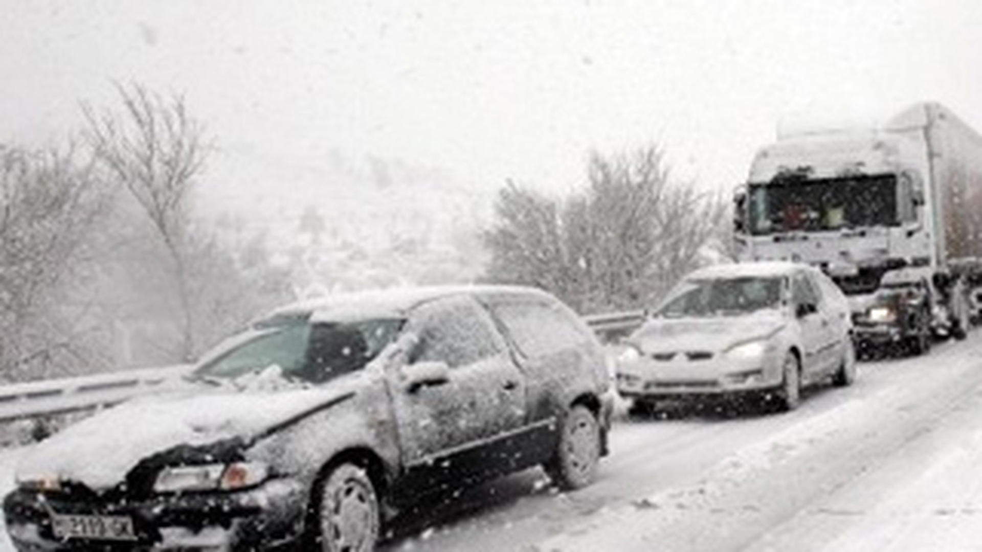 30 de persoane au fost recuperate de jandarmi de pe Autostrada A2 Bucuresti - Lehliu!