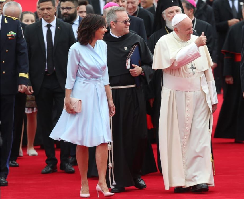 Ce l-a rugat Andreea Esca pe Papa Francisc în avion