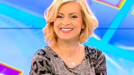 Simona Gherghe ia lecţii de cum să fie mamă de fetiţă de la Sânziana Buruiană! Cum s-a purtat cu fetiţa blondei
