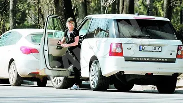 Doua sportive adevarate! Delia Matache merge la jogging cu superbul ei Rover alb