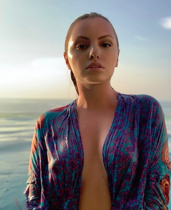 Alexandra Stan, fotografiată goală complet! Imaginile au fost făcute publice