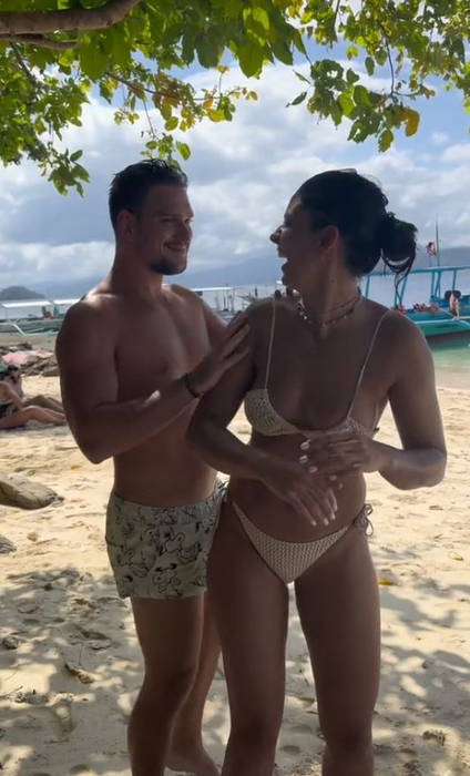 Oana Moșneagu și Vlad Gherman și-au pus fanii pe jar. Imaginile din vacanță care le dau de bănuit. „Vă întoarceți trei?”