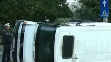 VIDEO Accident violent la podul Eroilor din Capitala