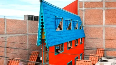 Cum arată cea mai îngustă casă din lume: are 63 de centimetri lățime și e dotată cu bucătărie, baie și dormitor