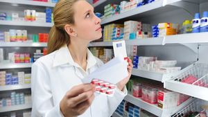 Ce salariu are o farmacistă de la Dona? De necrezut cât încasează în fiecare lună