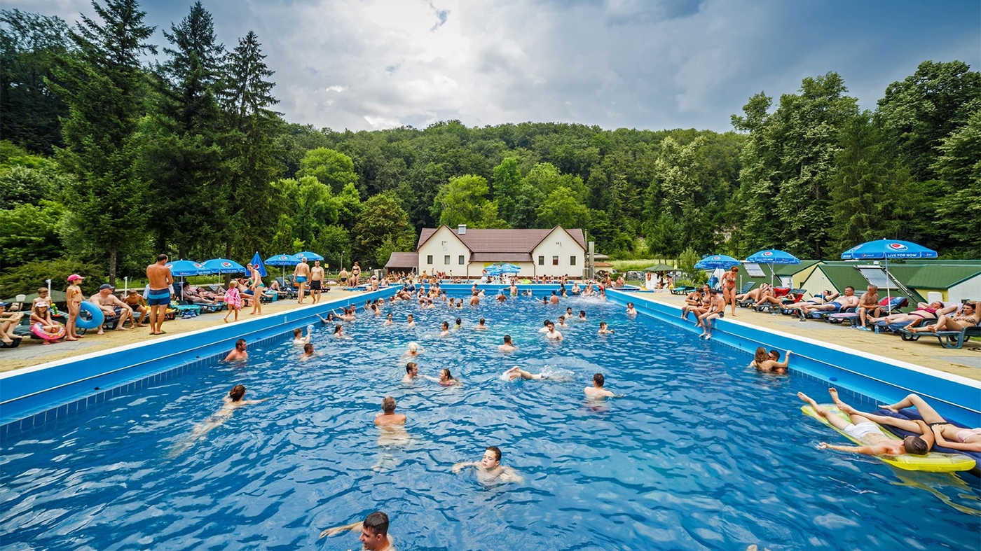 Stațiunea cu cel mai curat aer din România! Cazarea pleacă de la 290 lei pe noapte