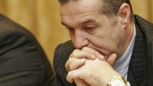 Ce s-a intamplat cu Gigi Becali in aceasta dimineata! Fotbalistii de la Steaua si Reghe au venit urgent sa-l vada