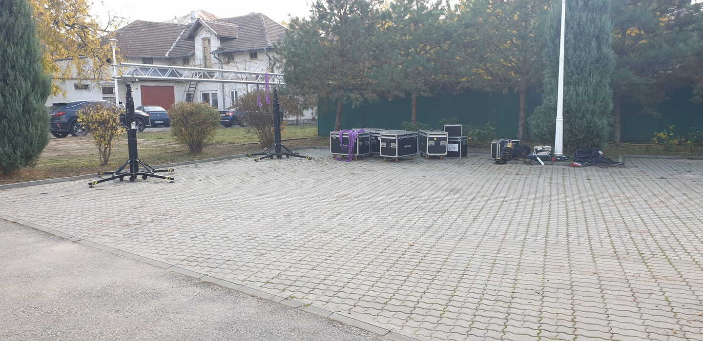 Ultimele pregătiri înainte ca trupul neînsuflețit al lui Petrică Mâțu Stoian să ajungă la Craiova