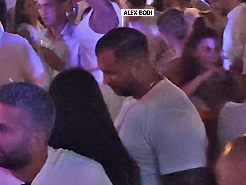 Alex Bodi, distracție la LOFT Mamaia alături de o sexy-brunetă