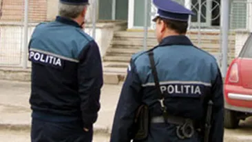 S-a urcat beat la volanul microbuzului si a accidentat o masina de Politie
