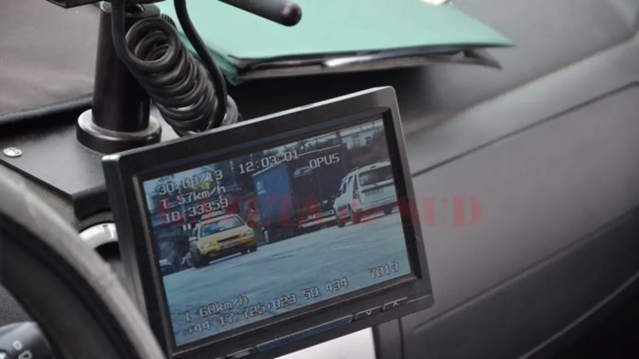 Un șofer craiovean, prins conducând cu 208 kilometri la oră! Ce amendă uriașă i-au dat polițiștii