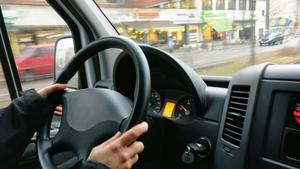 Veste bună pentru o mare categorie de șoferi români! Ce vehicule vor putea conduce după ultima decizie a Guvernului