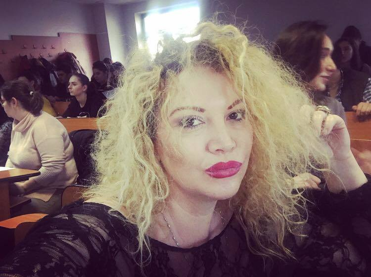 Oana Lis, înjurată după ce a spus că vinde lucrurile familiei: ”Da, nu am rușine!”
