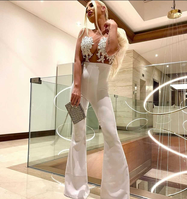 Oana "sucește" mințile tuturor bărbaților