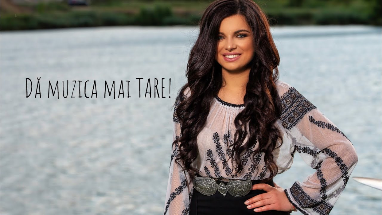 Ana Maria Ababei, una dintre cele mai sexy cântărețe de muzică populară