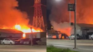 Incendiu puternic lângă București: flăcările au cuprins un spațiu comercial din Domnești