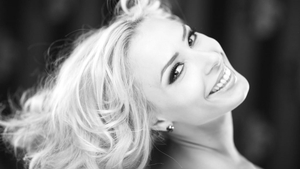 Iulia Vântur împlinește vârsta de 38 de ani