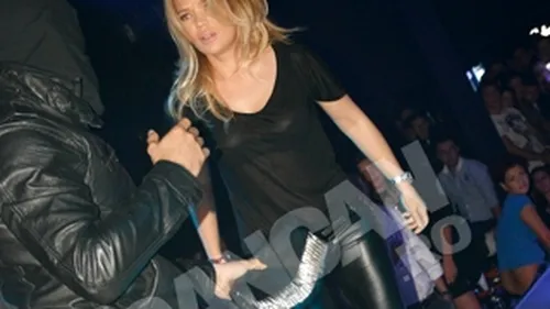 VIDEO Momente pline de suspans! Gina Pistol atacata de un raufacator si impuscata pe podium!