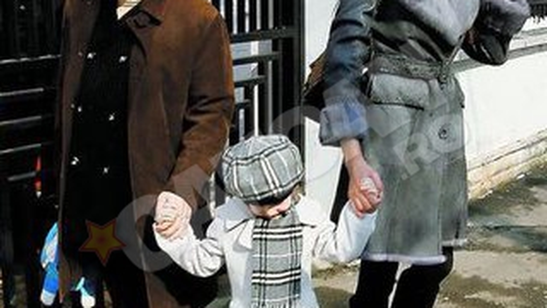 Irinel a luat-o pe Monica pentru a-i face un copil?