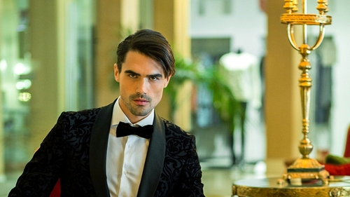 "Burlacul" ANDREI, ipostaze senzuale cu una dintre cele mai faimoase actriţe de la Hollywood!
