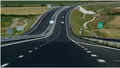 Monumentul imens de pe drumul către mare. Se vede de pe Autostrada Soarelui, e unul dintre cele mai mari din România, dar a ajuns în paragină