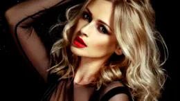 Cine își aduce aminte de Alina Crișan, fostă solistă a trupei ASIA? Ce s-a ales de ea: a fost condamnată la închisoare cu suspendare. Ce acuzații i se aduc