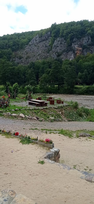 Plaja de la Șuncuiuș (Bihor), locul care seamănă cu peisajele din Thailanda (Foto: Facebook)