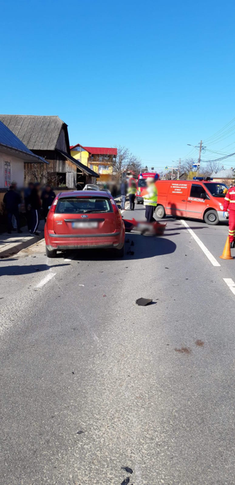 Accident spectaculos în Suceava! O mașină de poliție aflată în misiune a fost făcută praf