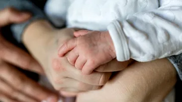 Bucurie în showbiz! Celebrul cântăreț a devenit tată pentru a doua oară