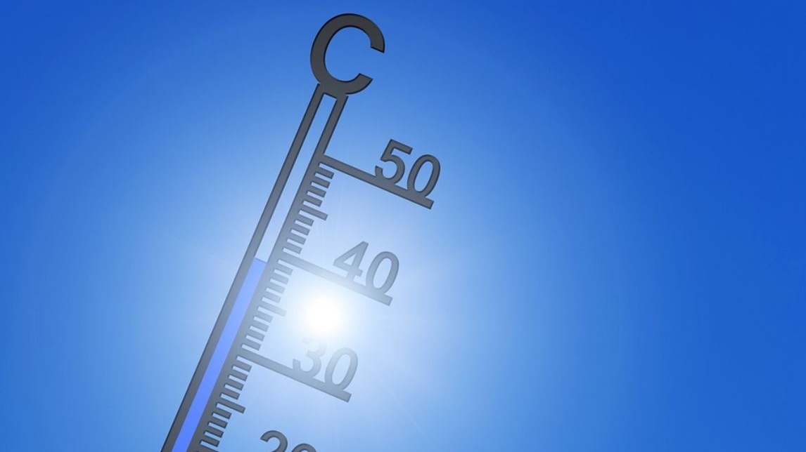 Temperaturi record! Meteorologii anunţă cod portocaliu de caniculă în 10 judeţe. Ce restricţii au fost impuse