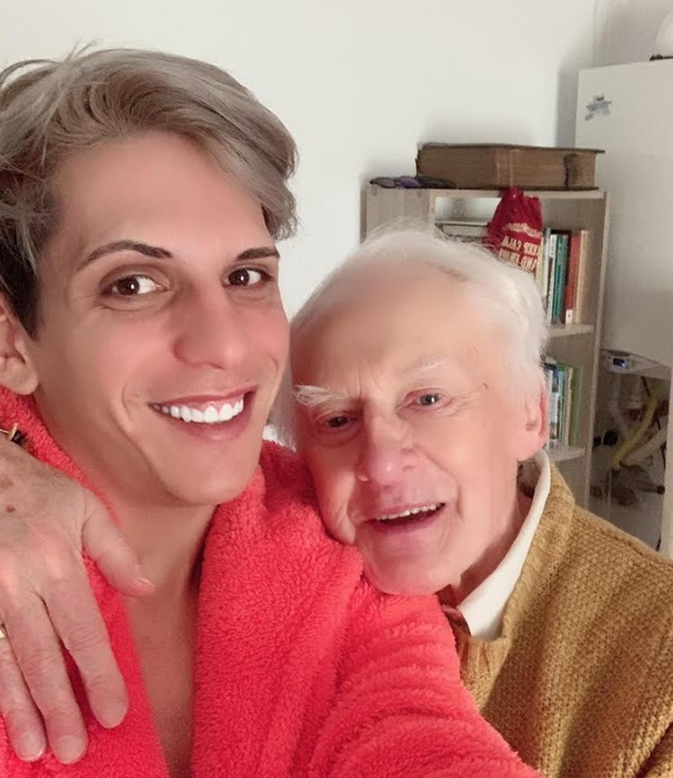 Florin Marin, românul care ”vânează” testamentele milionarilor bătrâni, lovește din nou: și-a ”tras” iubit, dar și o nouă…moștenire! ”Mi-a cumpărat vilă cu piscină lângă Arafat!”