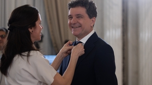 Nicușor Dan, surprins într-un magazin low cost, cumpărând haine pentru copii. Imaginea care a scandalizat internetul
