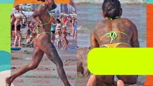 Claudia de la Insula Iubirii, show de 10 la malul mării! Și-a etalat tatuajele în toată splendoarea!