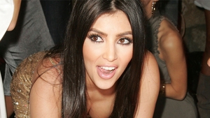 Kim Kardashian a comis-o din nou! Posteriorul sau nu arata deloc cum te asteptai! Cum a putut sa se imbrace vedeta