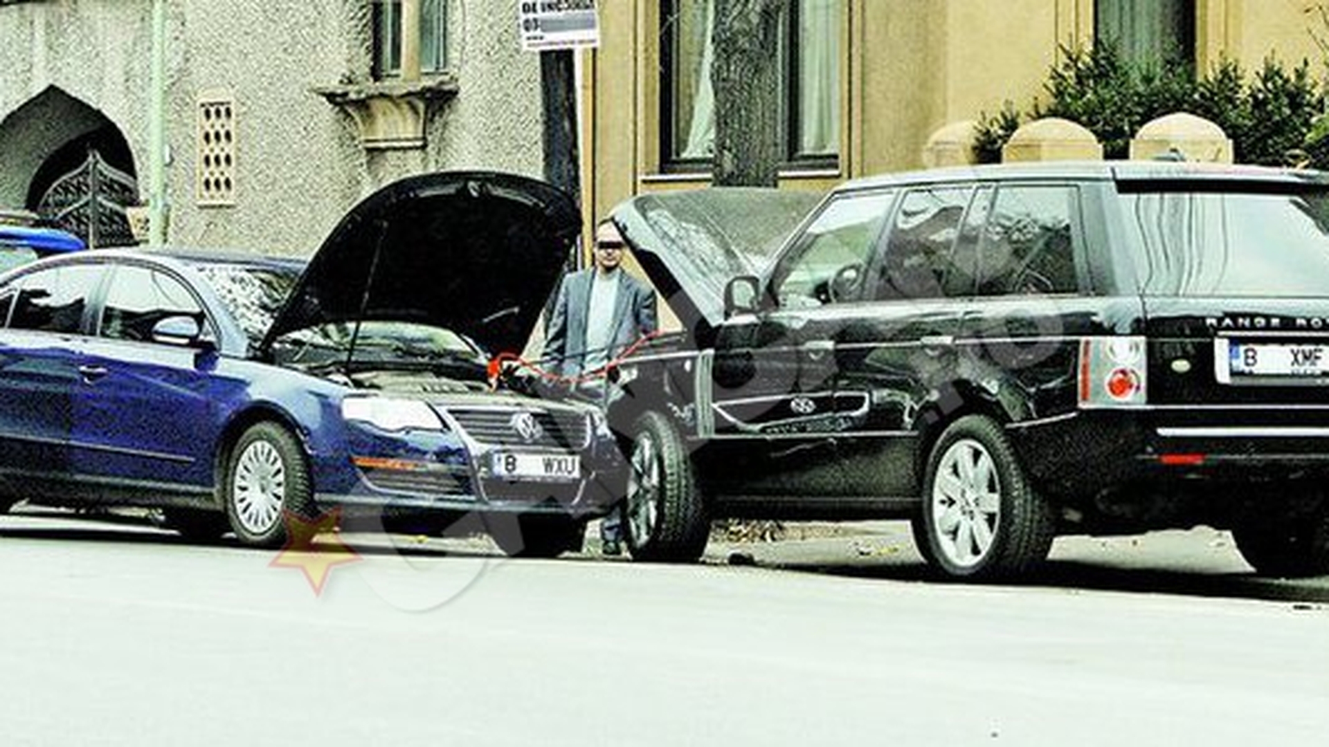 Doi barbati saritori au rezolvat problema fostei sotii a lui Ilie Dumitrescu: Au "curentat-o" pe Letitia in fata portii