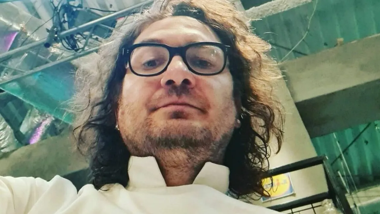 Chef Florin Dumitrescu și-a dat pantalonii jos și s-a lăsat pozat! Juratul de la Chefi la cuțite a dezvăluit ce rețetă are pentru a se menține în formă