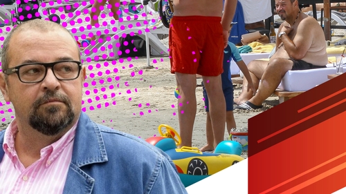 L-am filmat la plajă pe celebrul ”Piedone”!  Cum arată la bustul gol după ce a slăbit teribil