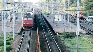 La un pas de tragedie! Copil de 12 ani, electrocutat după ce s-a urcat pe vagonul unui tren pentru un selfie