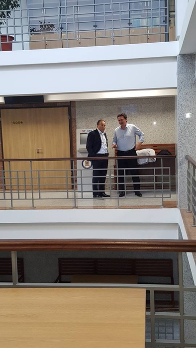 Gheorghe Nichita şi avocatul său, marţi, la Tribunalul Iaşi