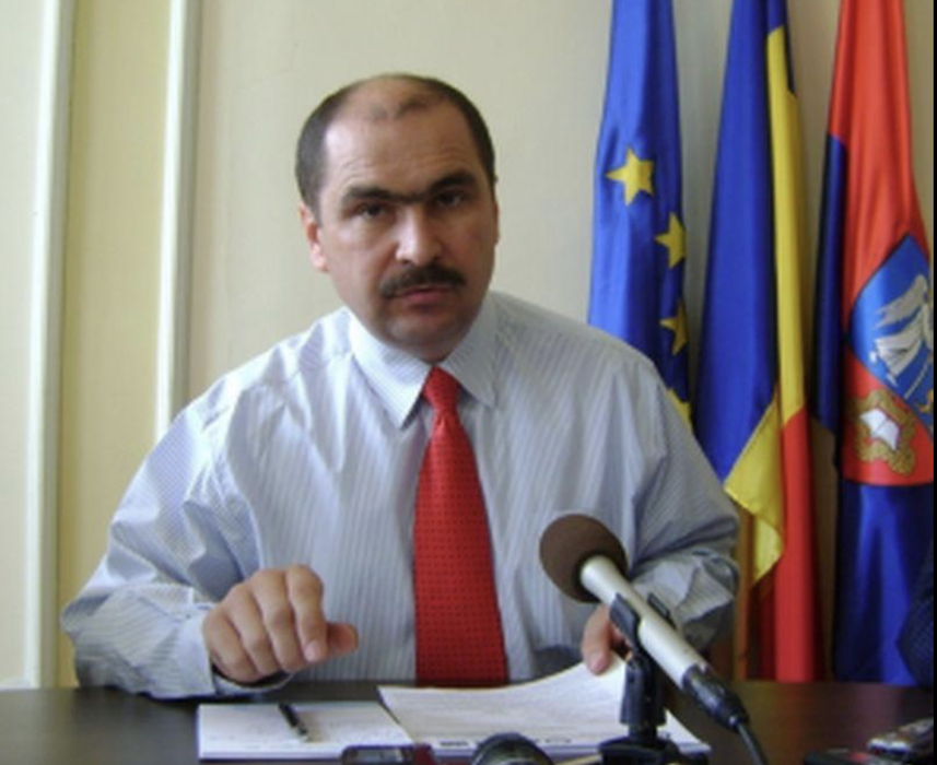 Cum arăta Ilie Bolojan în tinerețe? Imagini rare cu președintele interimar al României