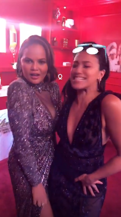Chrissy Teigen la Premiile Emmy 2018. Sursa foto: Instagram