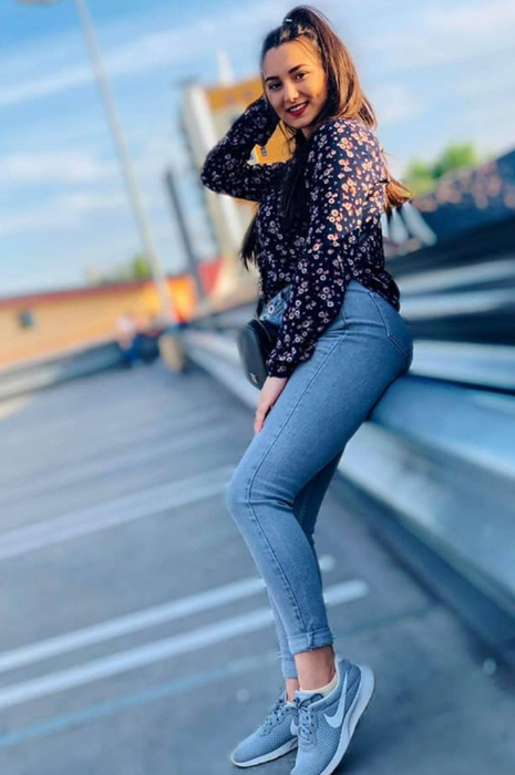 Cum arată și cu ce se ocupă Camelia, sora cea mare a lui Jador. Tânăra de 21 de ani a stârnit isterie pe Instagram