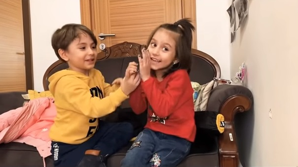 Andreea Mantea, interviu savuros cu David și iubita lui! Ce răspuns i-a dat fiul vedetei Kanal D când l-a întrebat de ce o iubește pe Ana