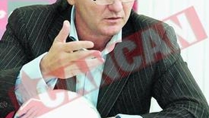 Zotta vinde fotolii la Rapid pe bani grei