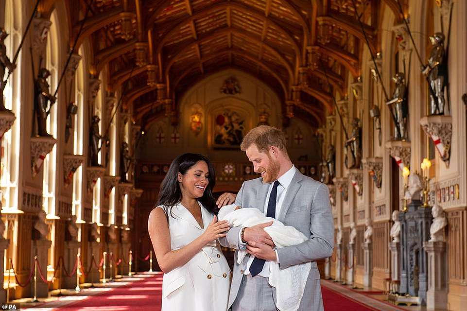 Prima fotografie a bebelușului ducilor de Sussex, publicată în presa britanică